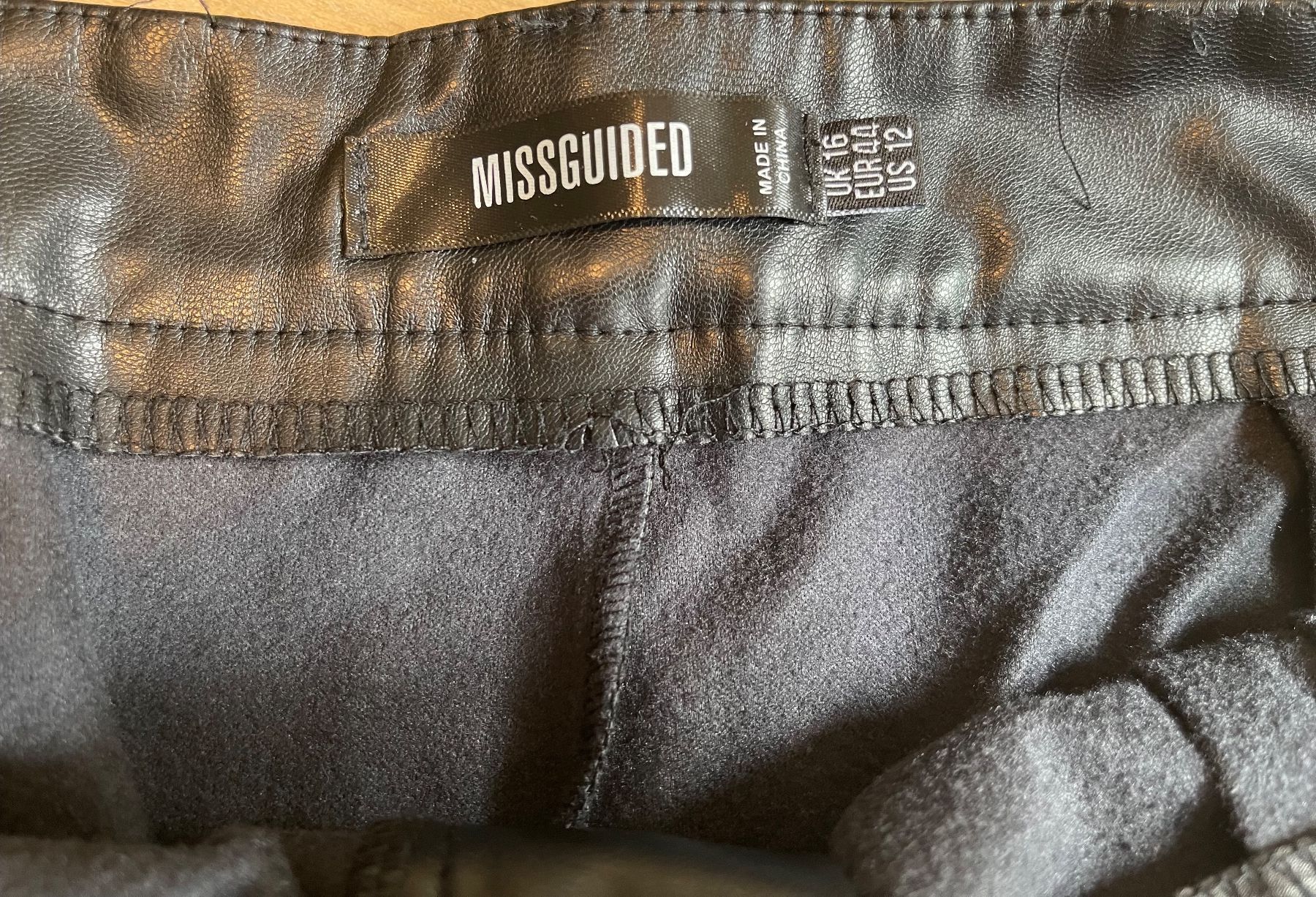 Pantaloni: Shorts – Usato da Meilen venduto da gattous 2