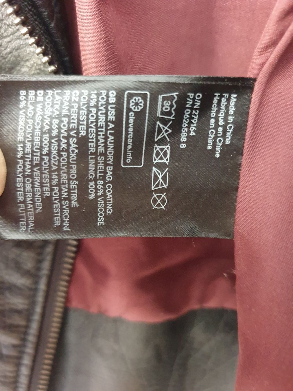 H&M Giacche: Schwarze Kunstlederjacke von H&M, Grösse 38 – Usato da Steffisburg venduto da Blue_bj5g 3