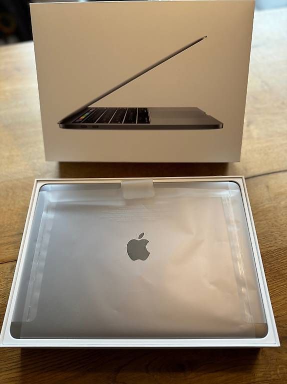 Notebook: MacBook Pro 13" (2016) Mit Originalverpackun – Usato da Affoltern am Albis venduto da Mustermanm 1