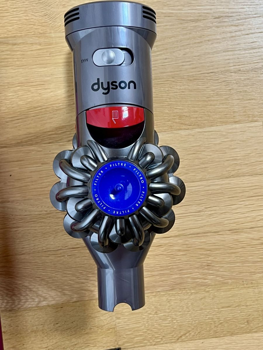 Dyson Aspirapolveri & Accessori: Dyson V8 Vacuum Cleaner Set With Accessories — COMPLETE SET – Usato da Urdorf venduto da fre_8xmr 8