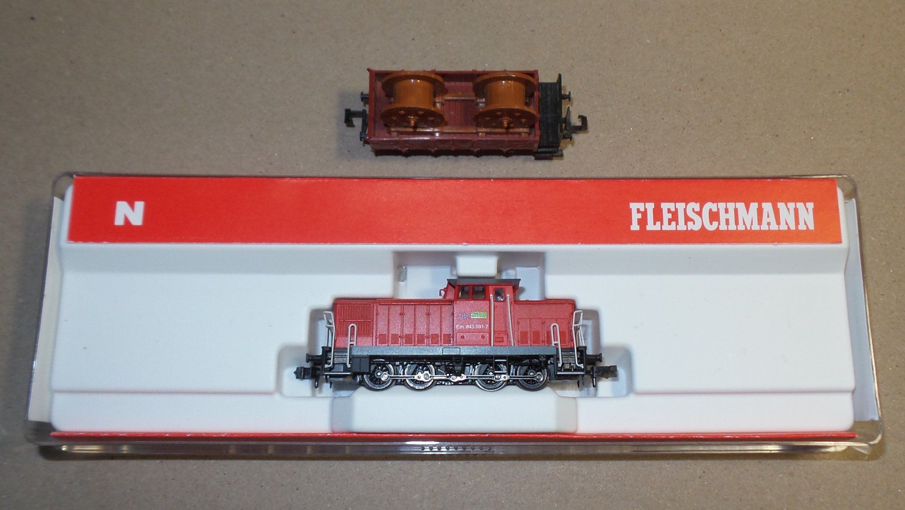Fleischmann Modellini di ferrovie: Locomotive Fleischmann N 722003 + 1 wagon – Usato da Bulle venduto da Rockandtoys 6