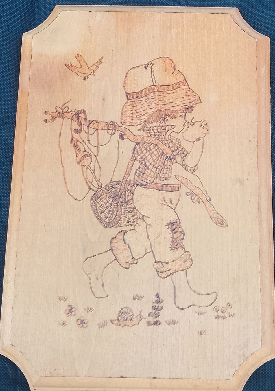 Poster & Bilder: Holzbild Fischerbub mit Apfel 27x18 cm – Gebraucht aus Luzern von toenu23