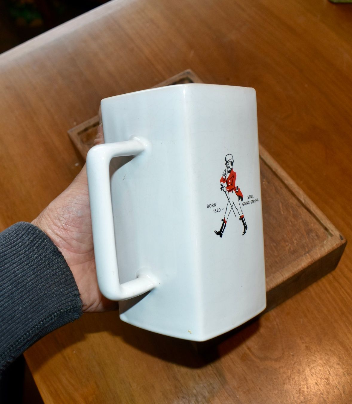 Karaffen: Wasserkrug / Karaffe JOHNNY WALKER wade pm england – Gebraucht aus Pfaffhausen von mono_rec 3