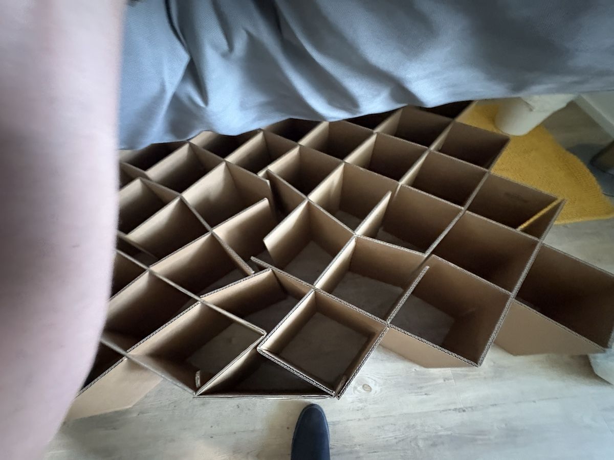 Lits: Bett aus Karton  – D'occasion à Dulliken par wma1 2
