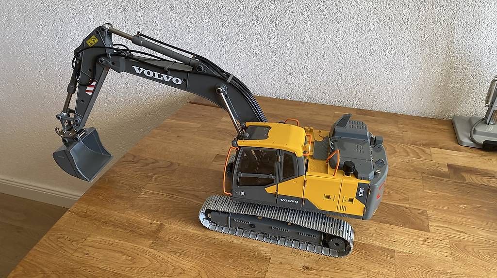 RC Modellbau: Volvo eEc 160e – Gebraucht aus Schwarzenbach SG von Alrue3