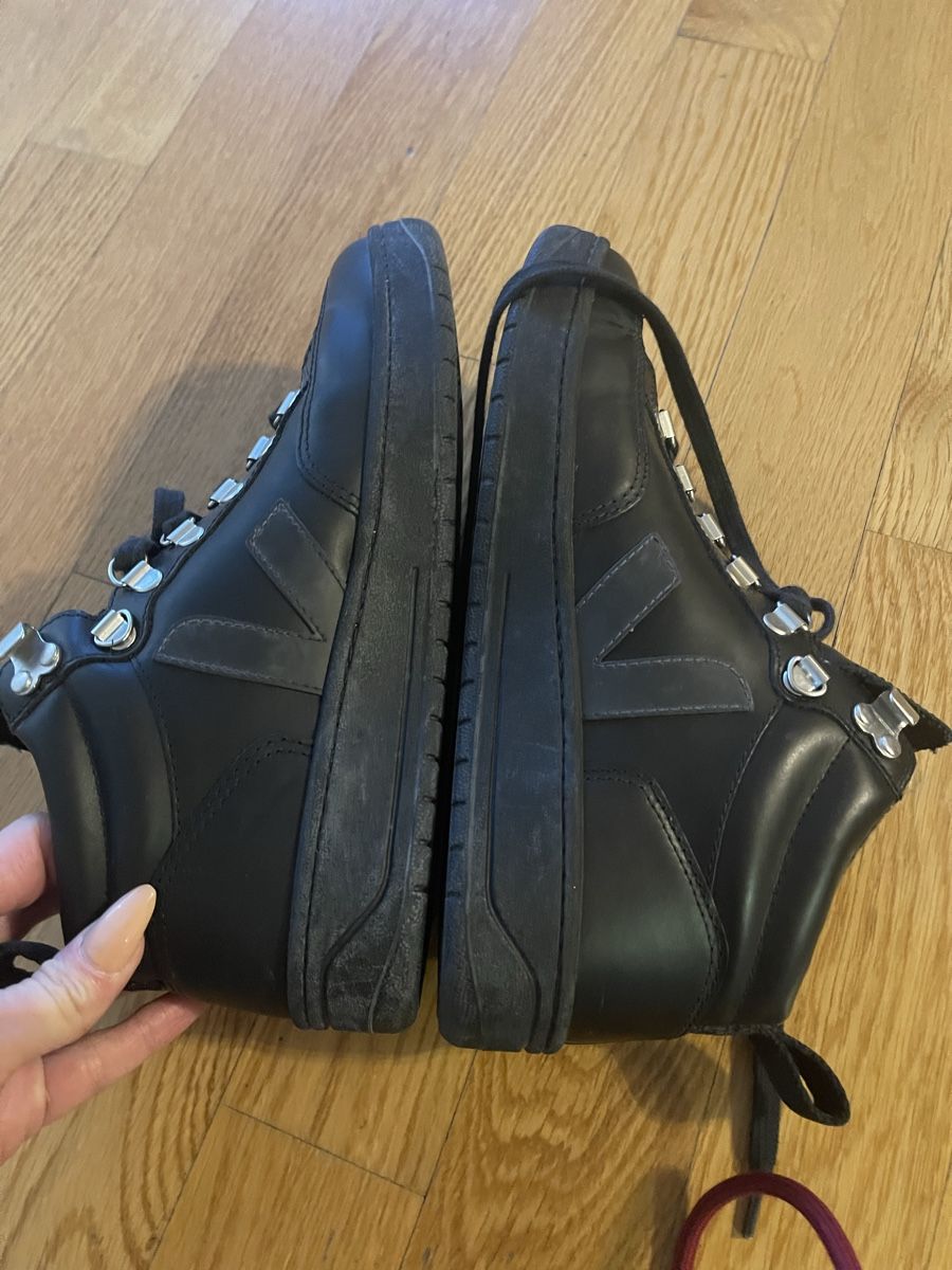 Veja Herrenschuhe: Schuhe VEJA Sneaker Schwarz Leder Gr. 37 – Gebraucht aus Rüschlikon von Lajniii
