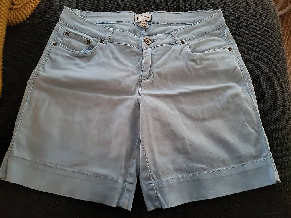 Pantaloni: Short femme – Usato da Ecuvillens venduto da loloall 2