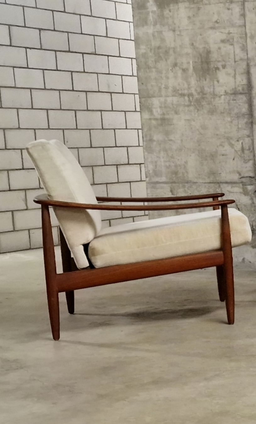 Knoll Poltrone: Teak Easy Chair KNOLL Antimott – Usato da ZÜRICH venduto da Arte-24 1