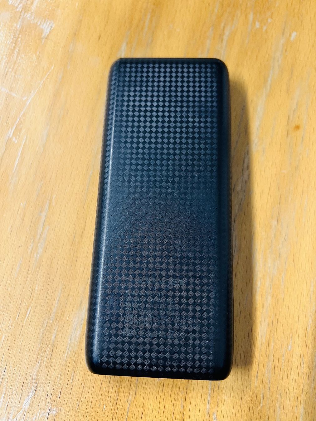 Caricabatterie: Power bank AWEI black carbon texture with display 100 – Usato da Fribourg venduto da FUJAY-AT123 1