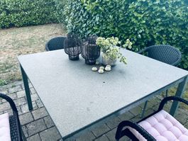 Gartentisch mit Granitplatte