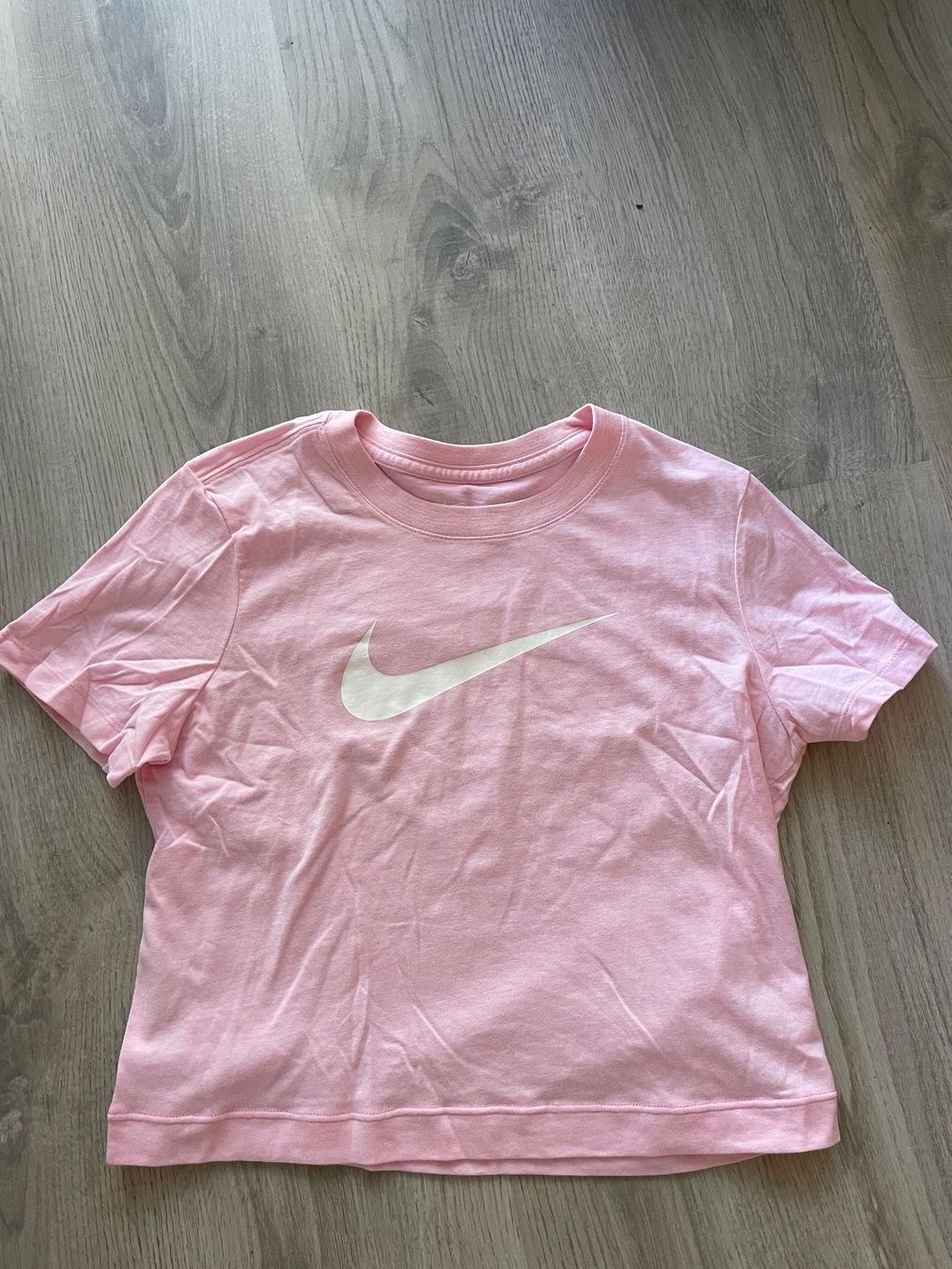 Nike Blusen, T-Shirts & Tops: Sport T-Shirt – Neu (gemäss Beschreibung) aus Hüniken von fio_qb8b