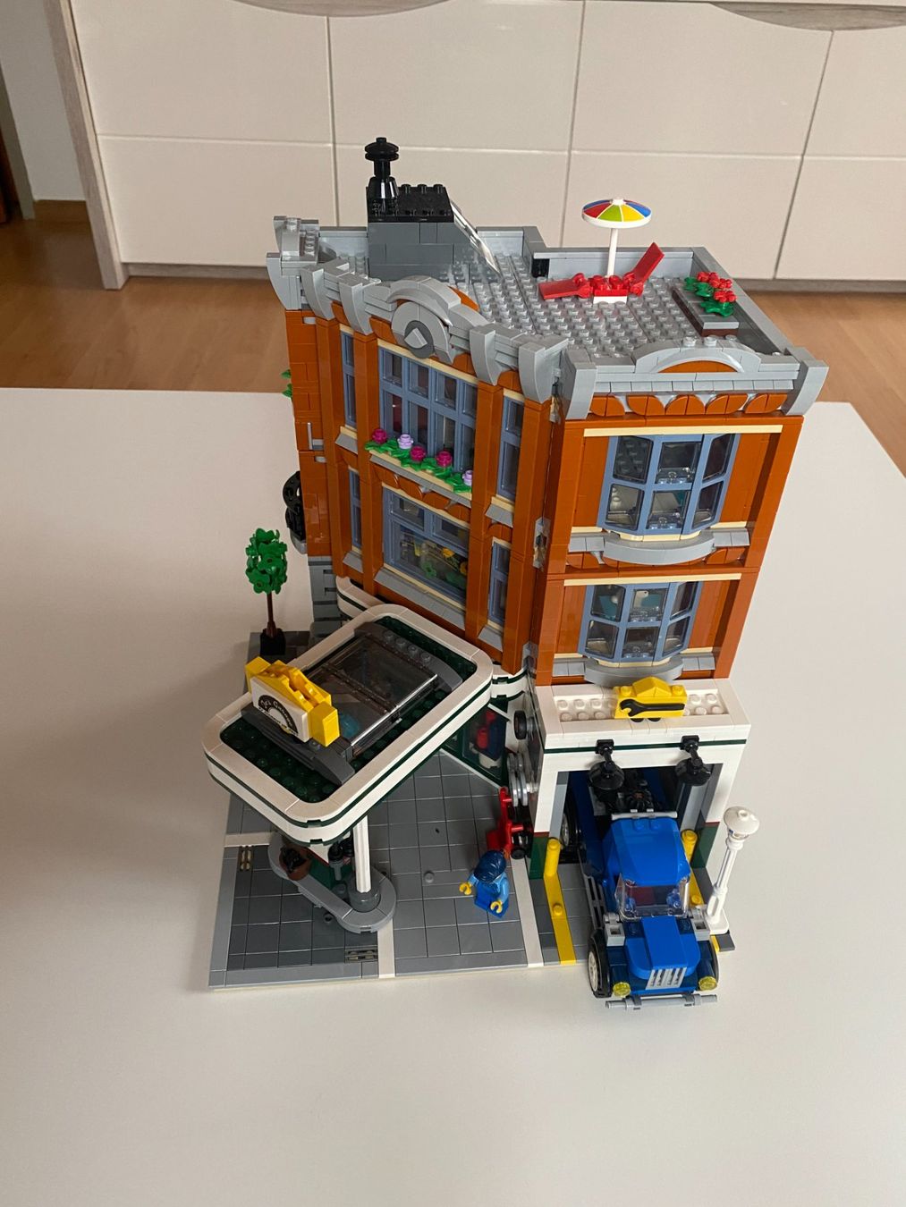 Lego Giocattoli: LEGO - TOLLE - ECKGARAGE - 10264 – Usato da Gelterkinden venduto da ajdt4