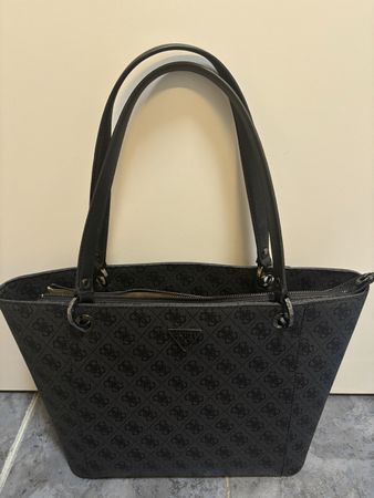 Guess Handtasche schwarz (wie neu) 