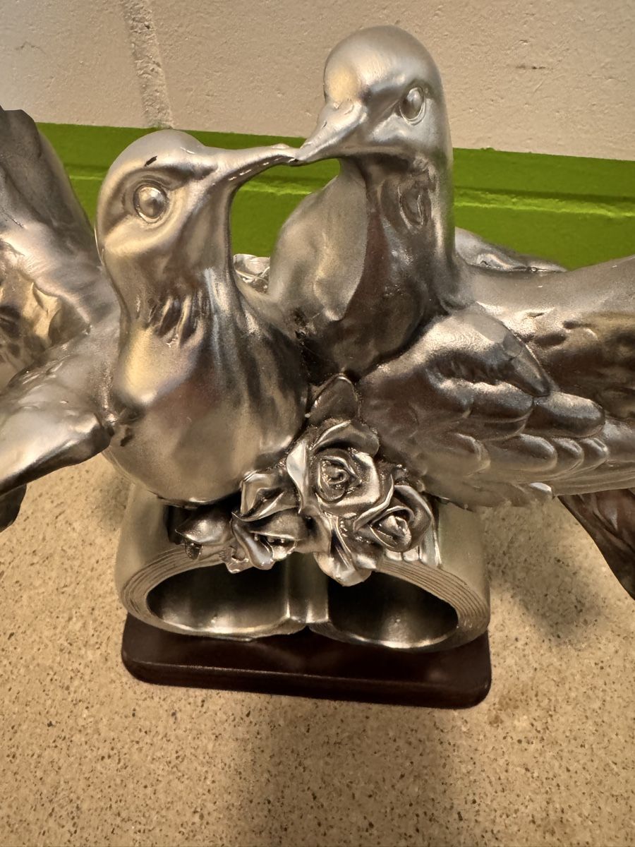 Statuette: Silberfarbene Taubenfigur, Dekoration – Nuovo (secondo la descrizione) da Galgenen venduto da syl_7y9c 2