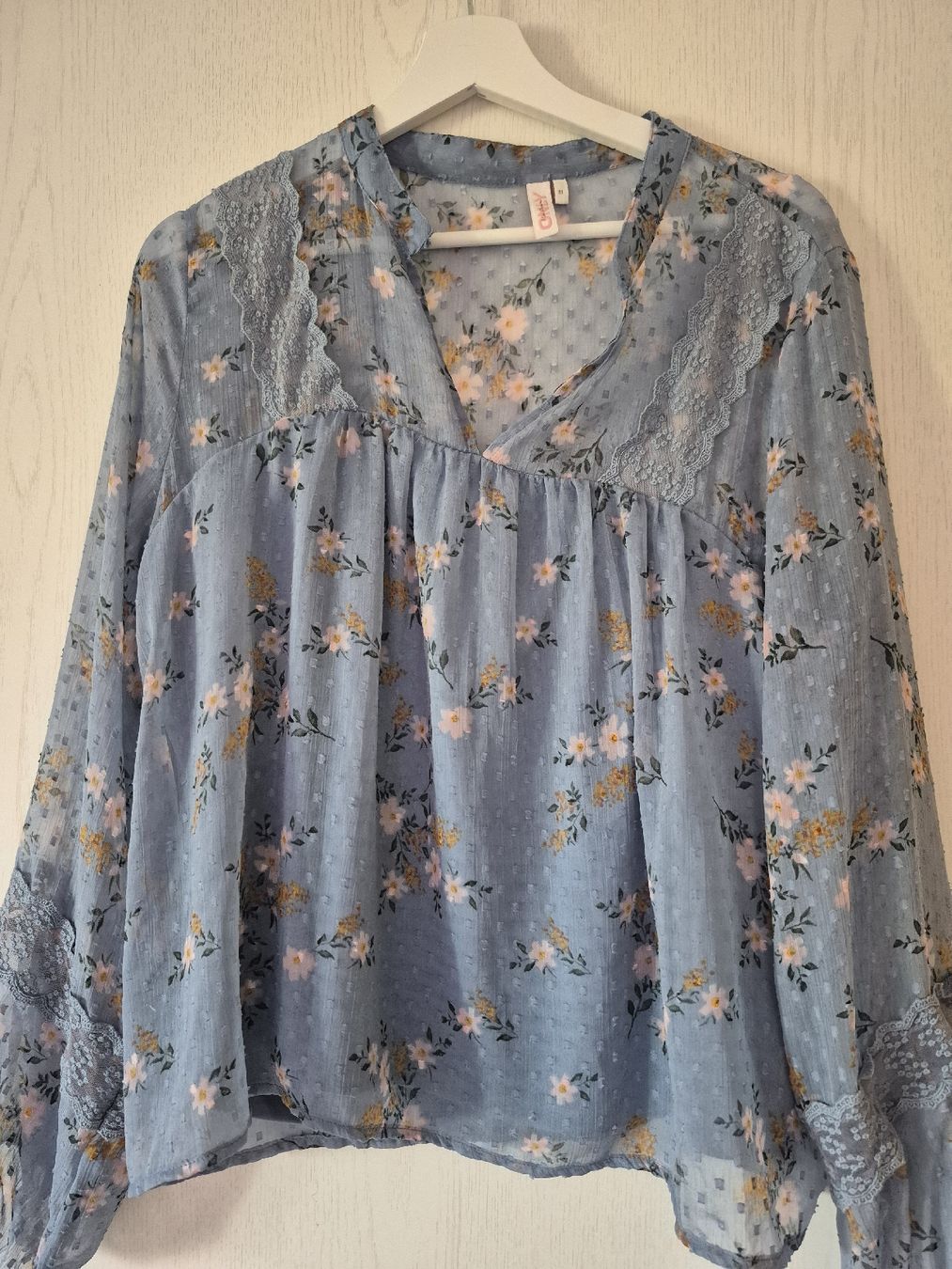 Only Camicette: Sommerbluse von ONLY, Gr. M, hellblau mit Blumenmuster! – Usato da Grüt (Gossau ZH) venduto da Babel57