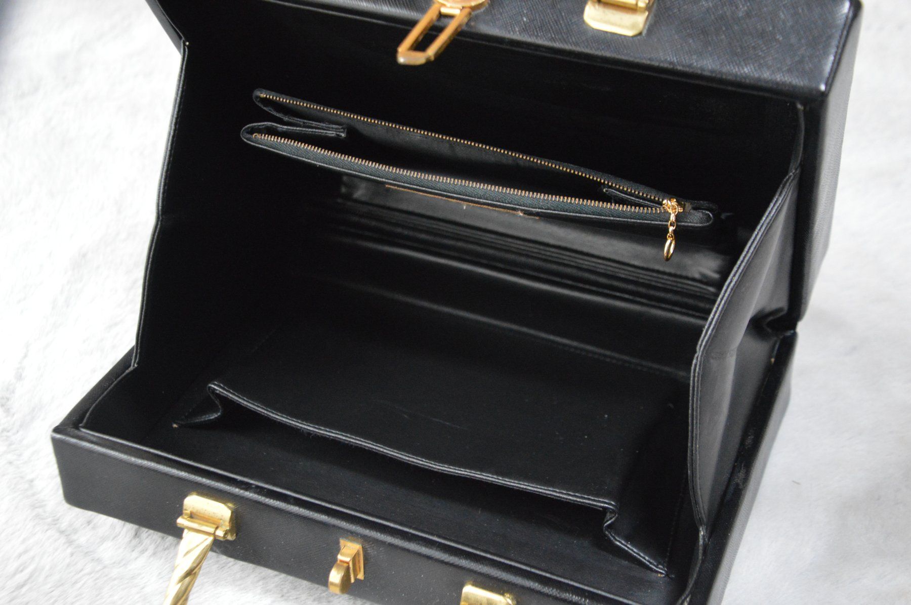 Borse da donna: A Koro Creation Tasche / sac – Usato da Collonges venduto da Auganien 8