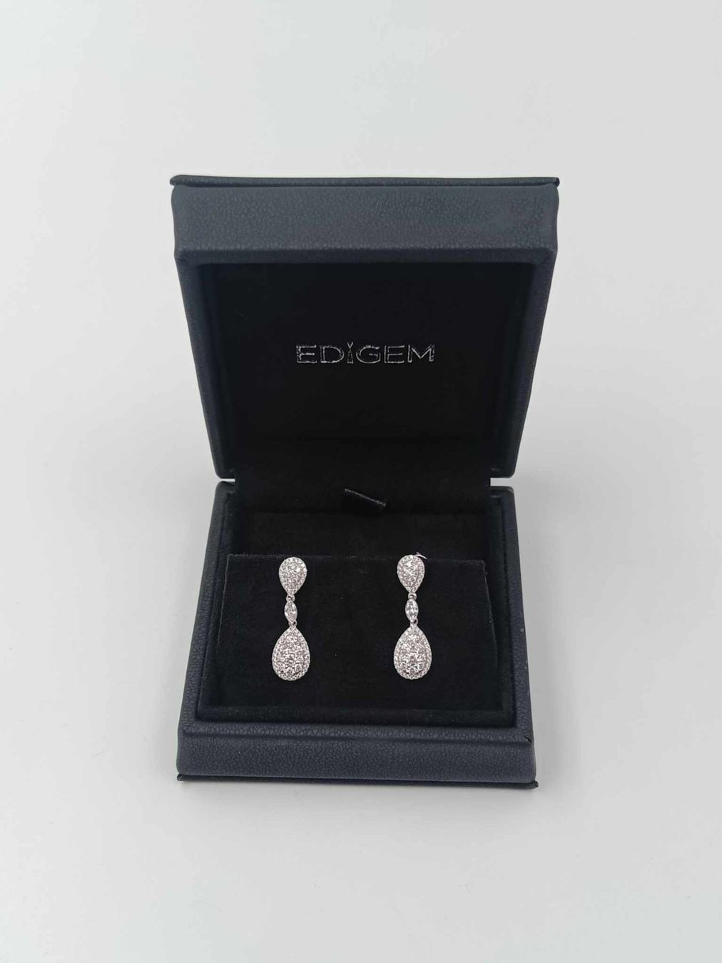 Orecchini pendenti & Orecchini a lobo: DIAMANT OHRHÄNGER IN 750 WEISSGOLD – Usato da Luzern venduto da EdiGem