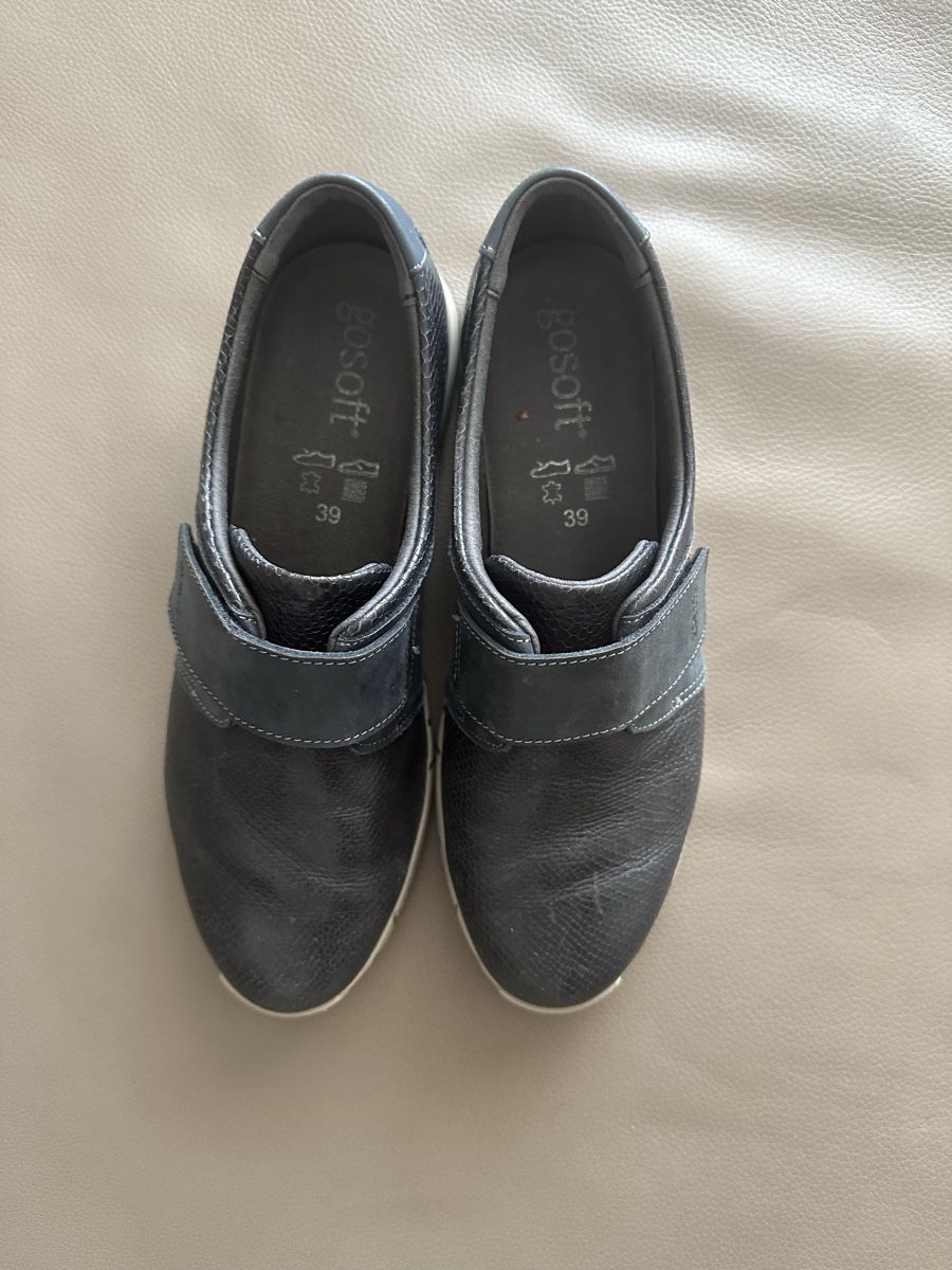 Scarpe da donna: Leder dunkelblaue Schuhe – Usato da Luzern venduto da swiss041
