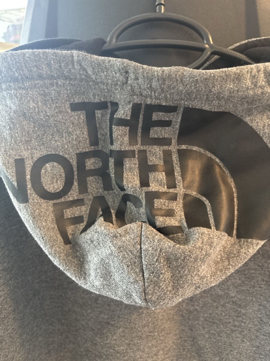 North Face Maglioni & Felpe: Sweat capuche The North Face gris taille S – Usato da Sion venduto da tchana77 2