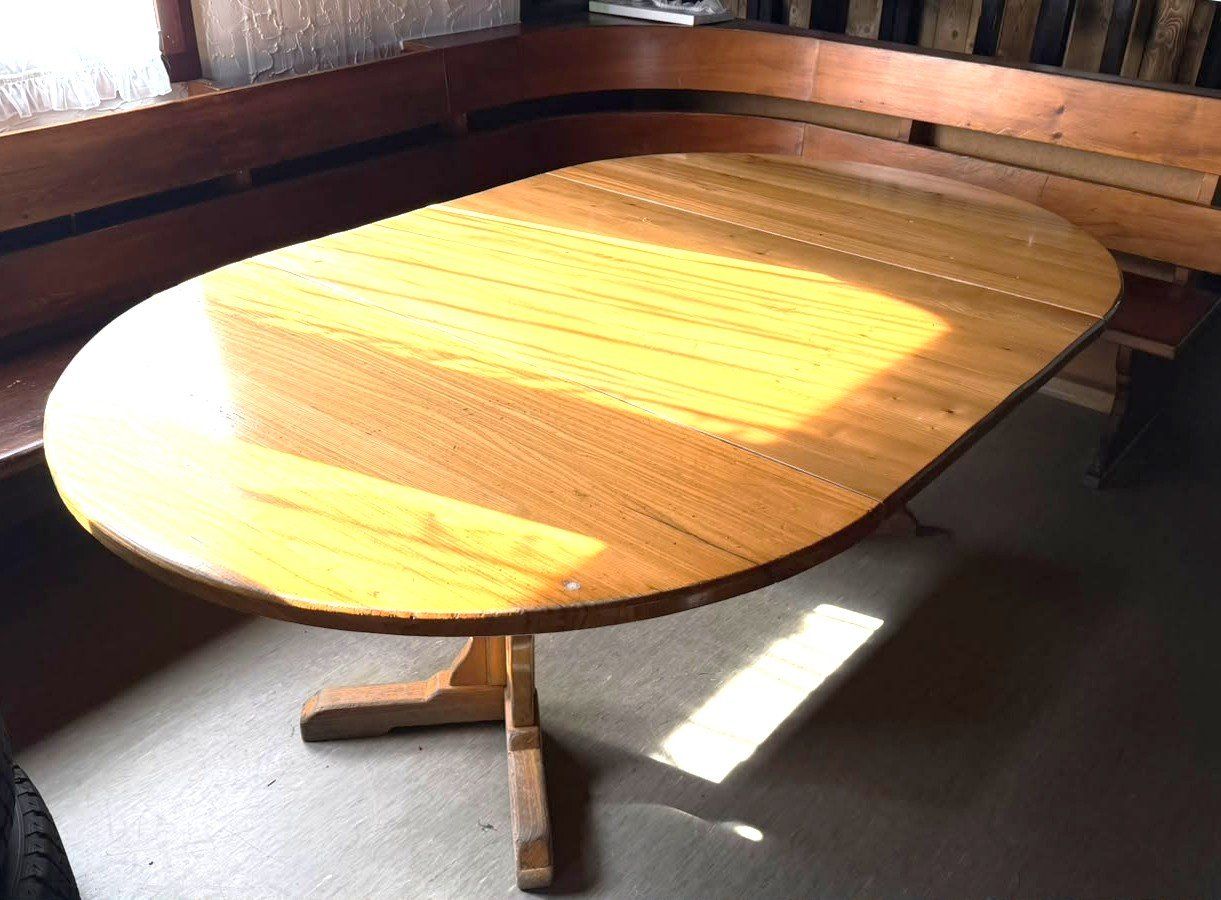 Tables: Grosser ovaler Holztisch – D'occasion à Flühli LU par Overland_Motors 1