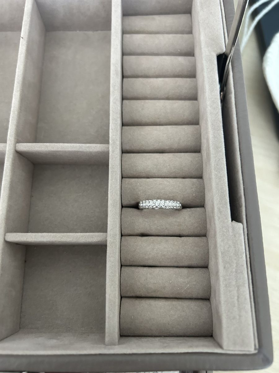 Swarovski Anelli: Swarovski Crystal Ring – Silver Tone – Nuovo (secondo la descrizione) da Epalinges venduto da kat_lyp6