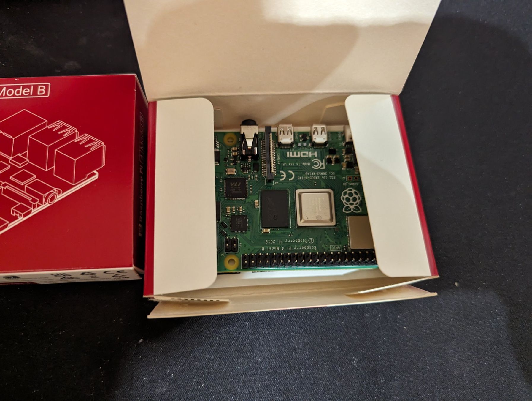Raspberry Pi PCs: Raspberry Pi 4 Model B 8GB – Neu und originalverpackt aus Rieden AG von  1