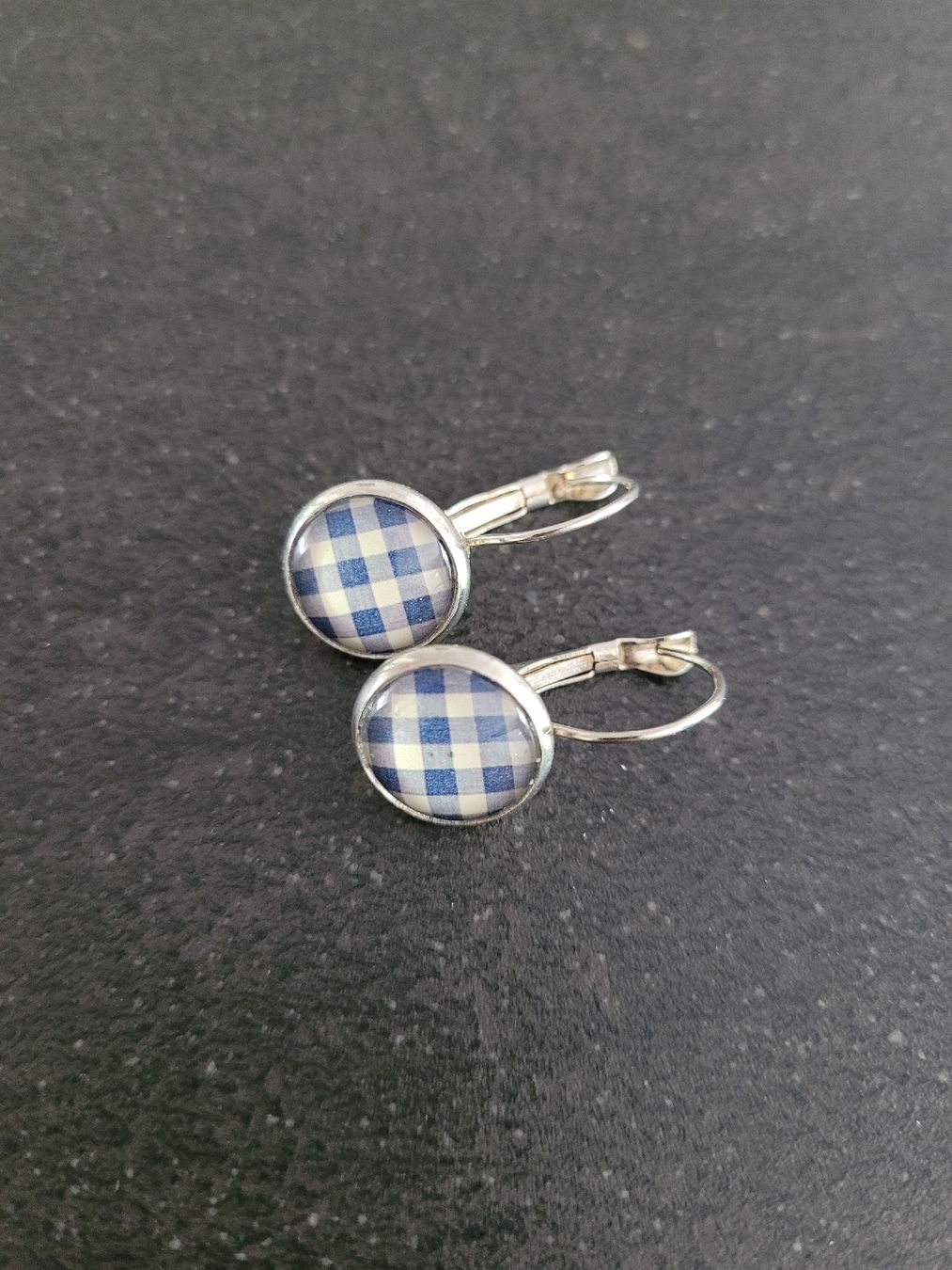 Ohrringe & -stecker: Ohrstecker kariert blau weiss – Gebraucht aus Büren NW von nie_k6382
