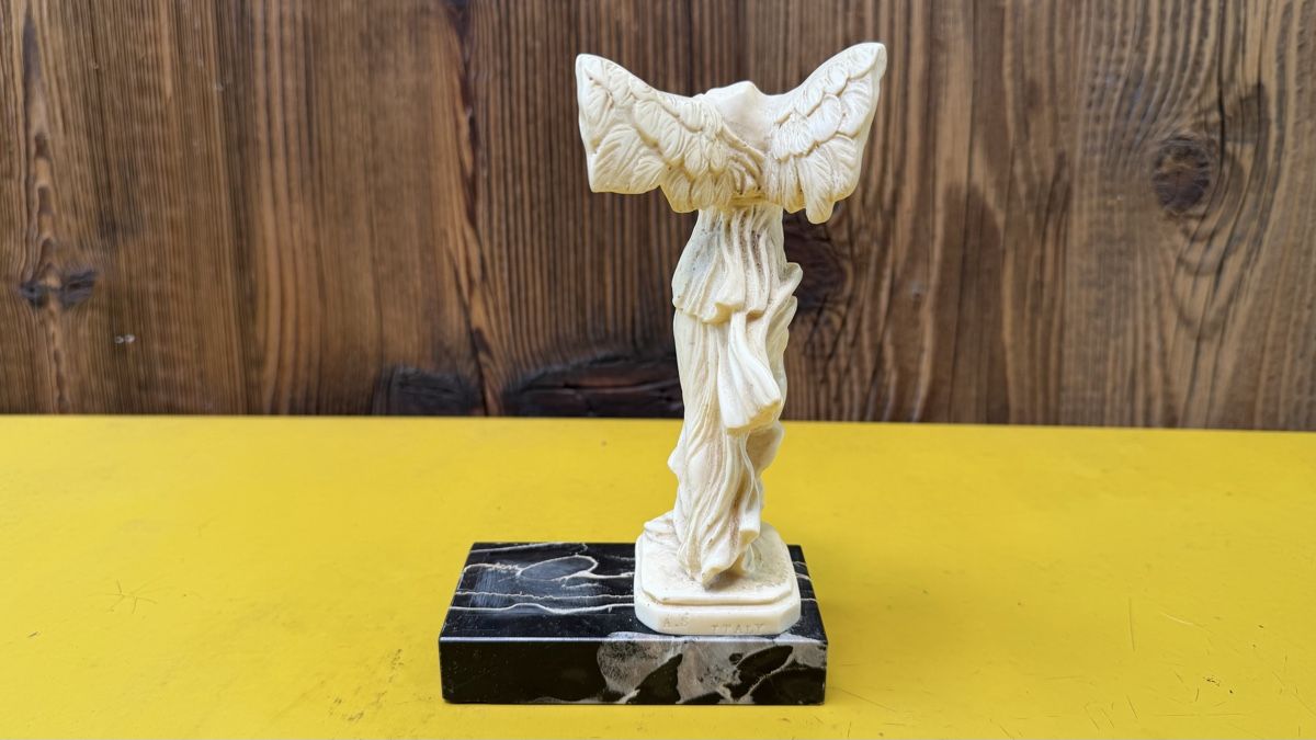 Figurines: Nike von Samothrake Replik als Briefbeschwerer – D'occasion à Riedholz par Frettchen63 3