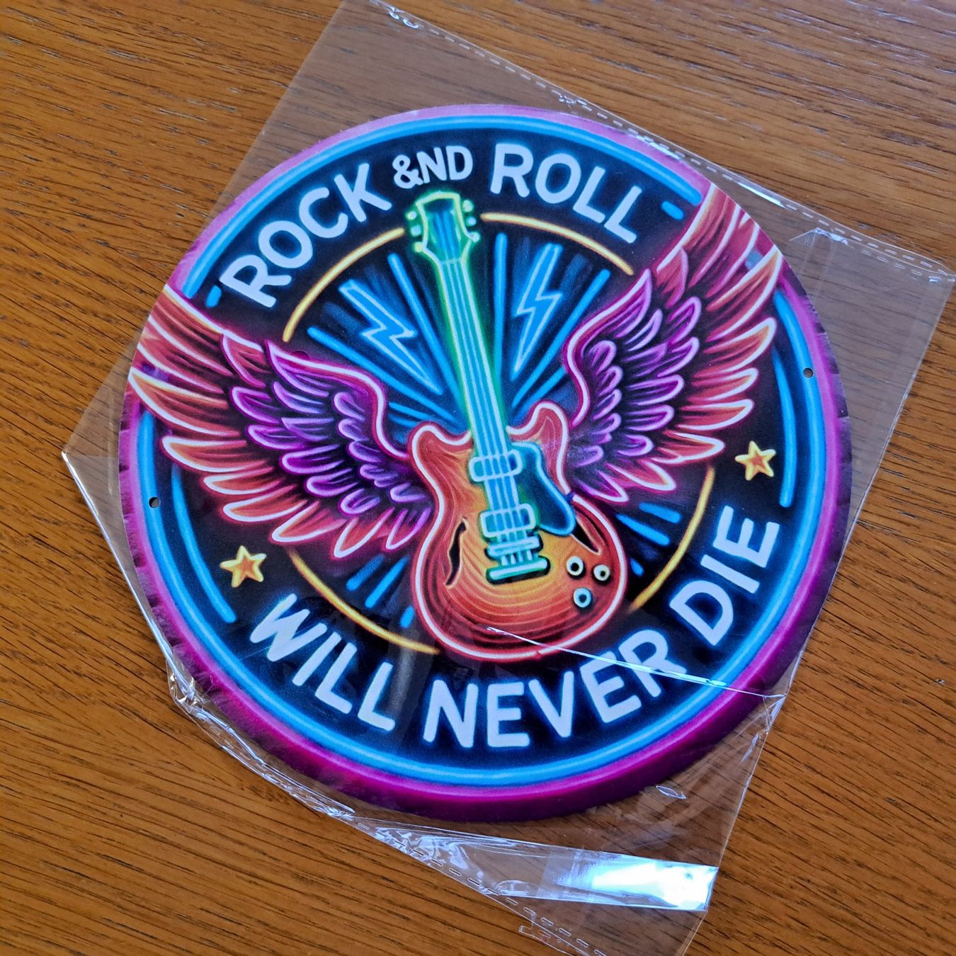 Insegne: Tolles Blechschild Rock &nd Roll Will Never Die NEU – Nuovo e nell'imballaggio originale da St. Margarethen TG venduto da Sunnycat