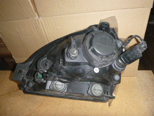 Hyundai Fari: Scheinwerfer VR Hyundai Tucson 92102-2E020 – Usato da güttingen venduto da Promotor24 1