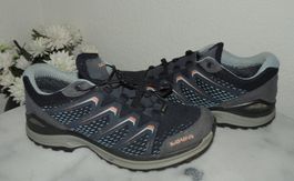 HOCHWERTIGE FUNKTIONELLE «LOWA» TREKKINGSCHUHE NP 198 CHF 39