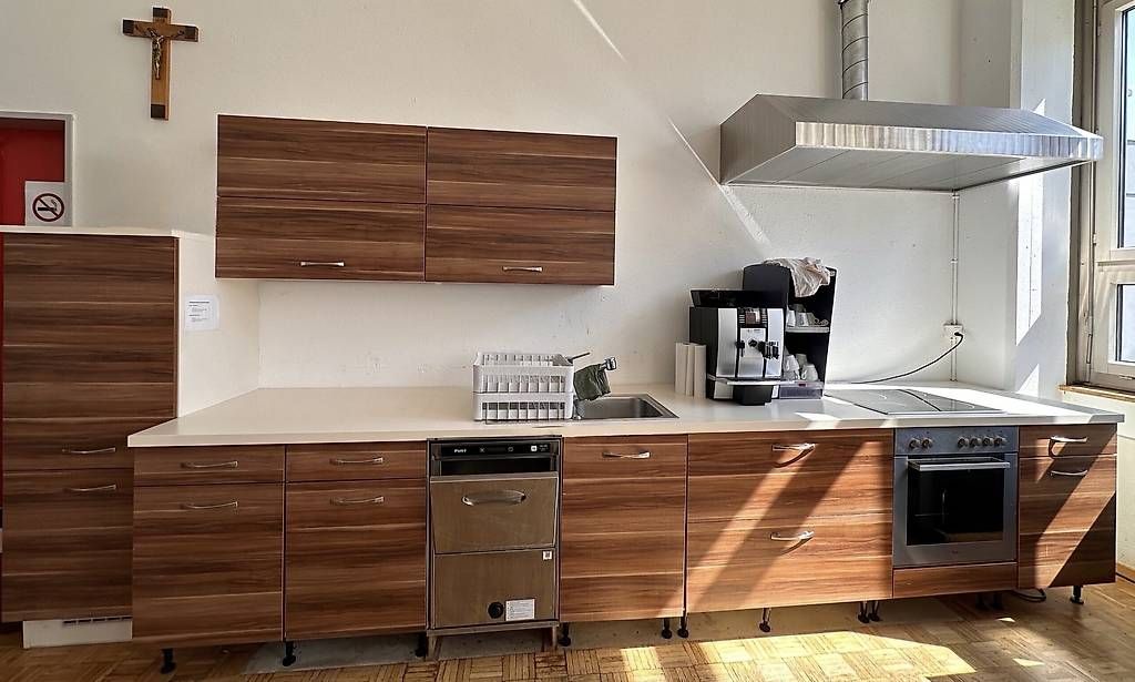 Allestimento di negozi e stand fieristici: Komplette Küche mit Theke – Usato da Sargans venduto da Ben023 1