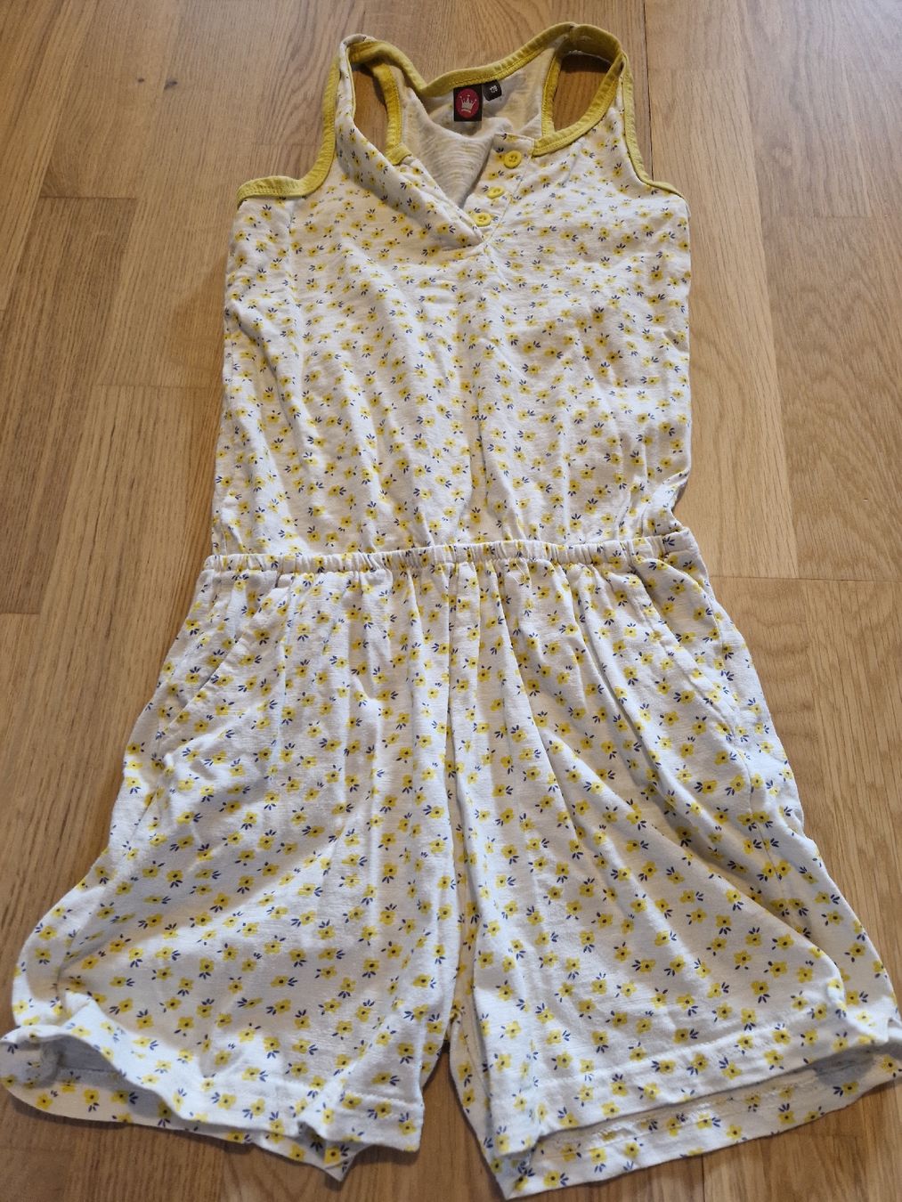 Lotti & Set di vestiti: Kinderkleider Gr.128 – Usato da Lützelflüh - Goldbach venduto da Annegret1988 1