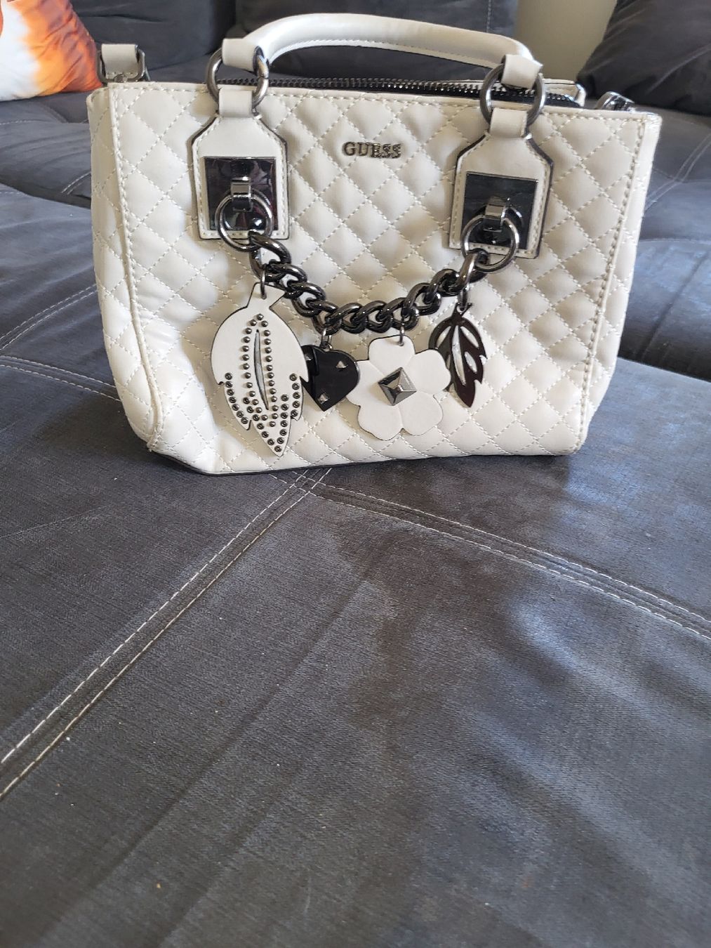 Guess Sacs femmes: sac a main – D'occasion à Sonvilier par cai_9fqf