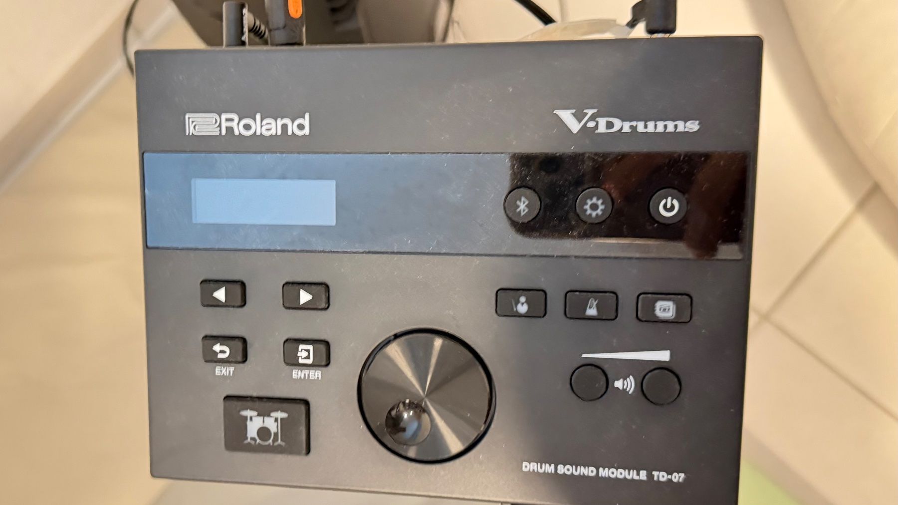 Roland Musikinstrumente: Roland V-Drum TD-07 E-Drum Behringer Lautsprecher +Kopfhörer – Gebraucht aus Zuckenriet von dia-f. 1