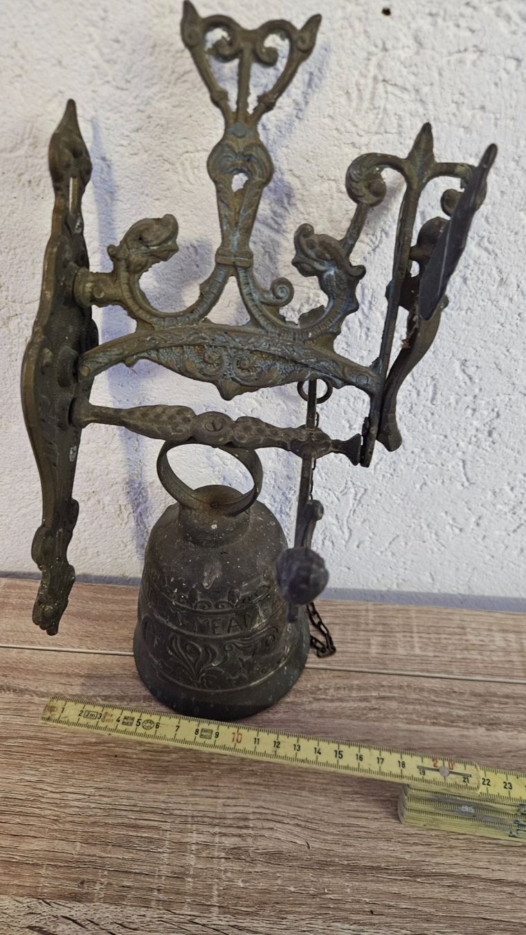 Campanacci mucche: Vecchia campana da esterno in metallo – Usato da Melano venduto da H-Sara 3
