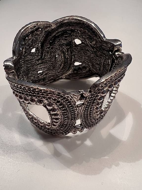 Armbänder & -reifen: Braccialetto acciaio decorato  – Gebraucht aus Gordola von Simijojo 4