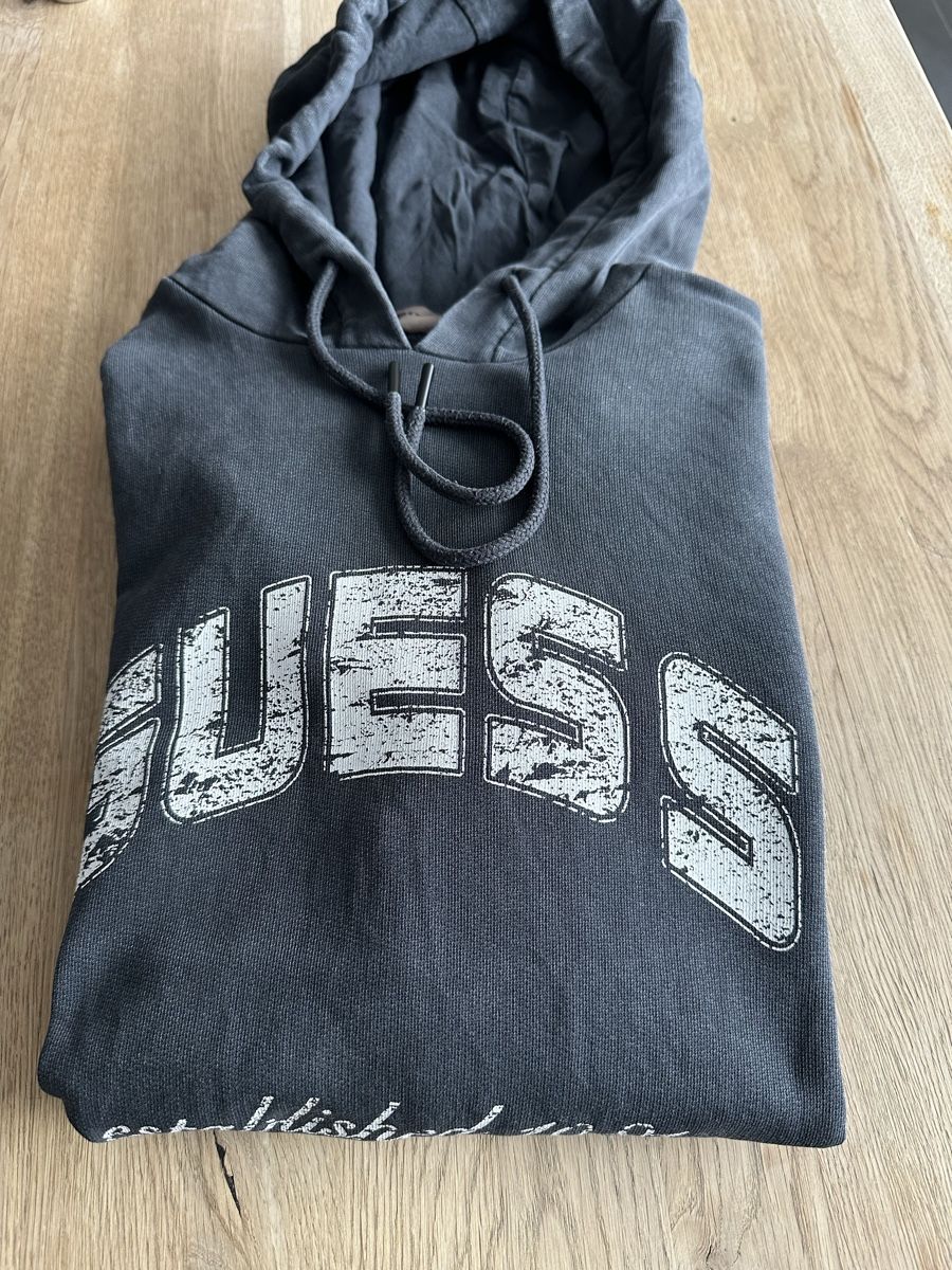 Guess Maglioni & Felpe: Guess Kapuzenpullover – Usato da Büttikon AG venduto da labi2005