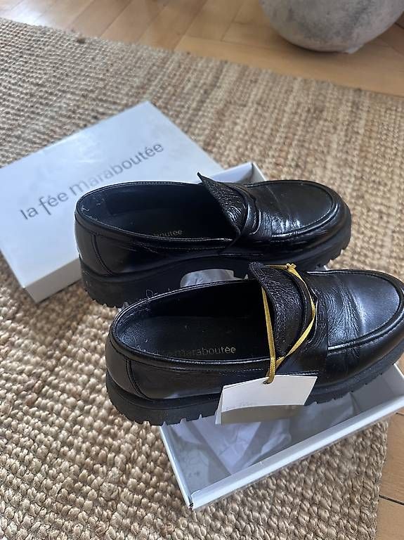 Scarpe da donna: Neuwertige Mokassins von La fée maraboutée – Usato da Fribourg venduto da samsam04