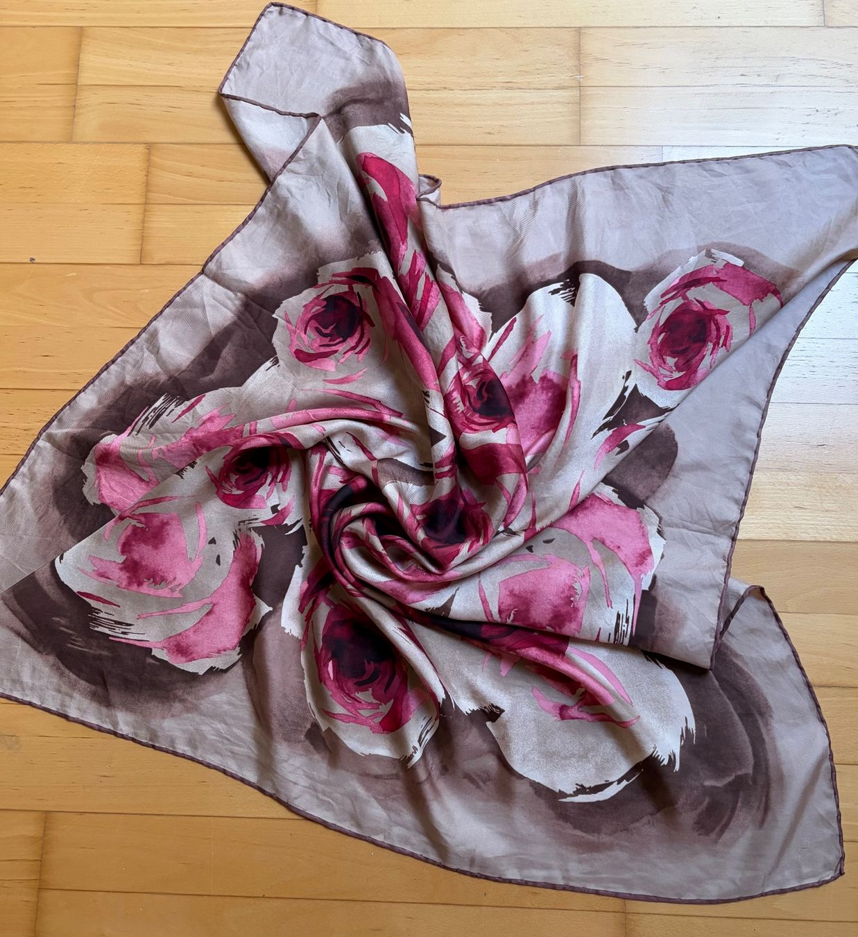 Foulard & Sciarpe: Seide Foulard – Usato da Unterägeri venduto da Jutka_04 2