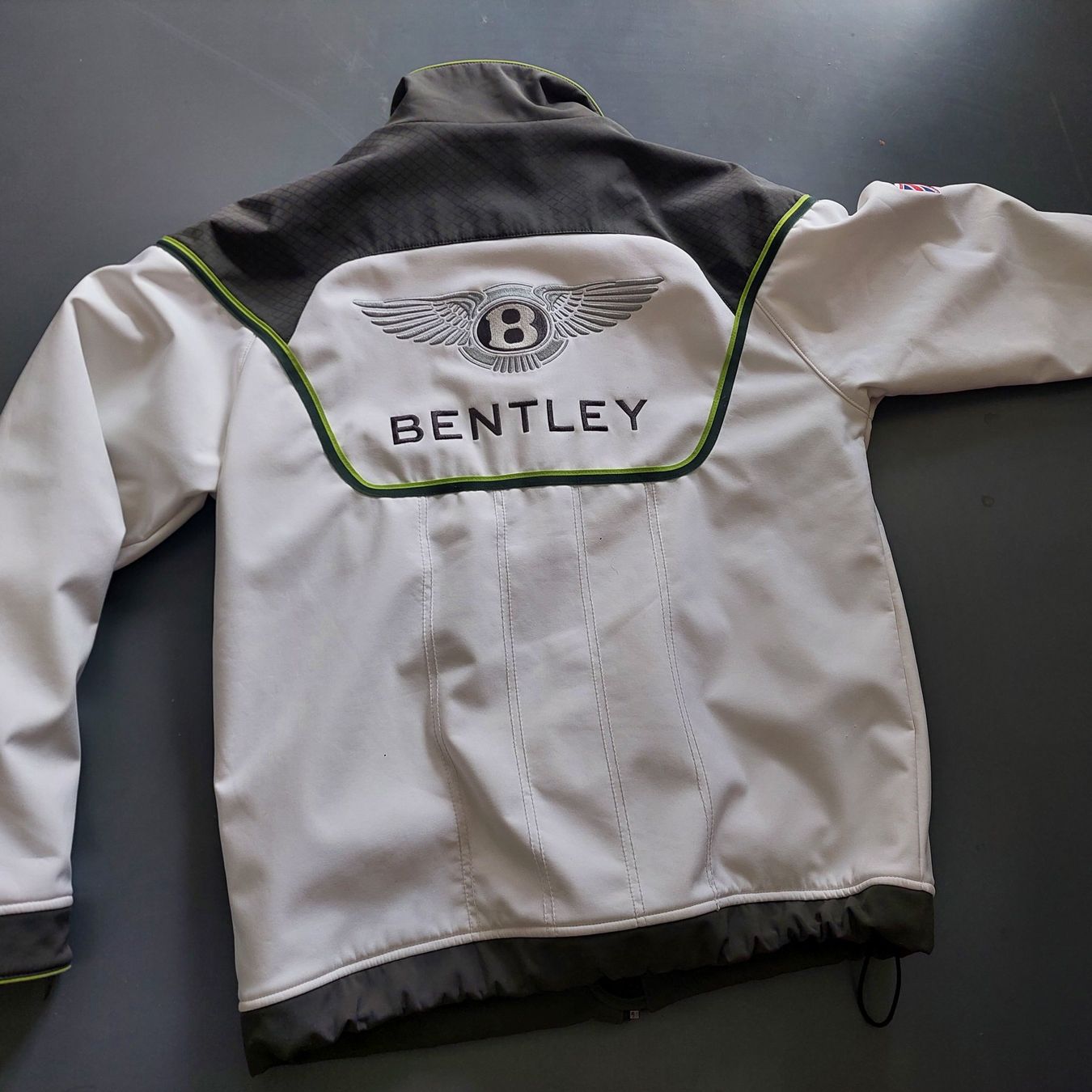 Giacche & Cappotti: Bentley Jacke Gr.M – Usato da Ermenswil venduto da Ingram0 3