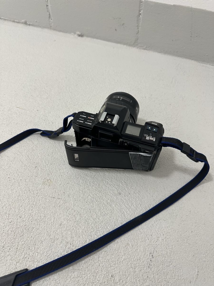 Minolta Appareil photo: Minolta 7000 Spiegelreflexkamera mit Objektiv ab1.-  – Défectueux à Liestal par forty-four_shop 6