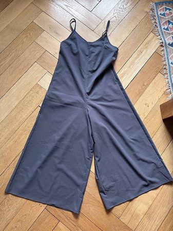 Grauer Jumpsuit (S)