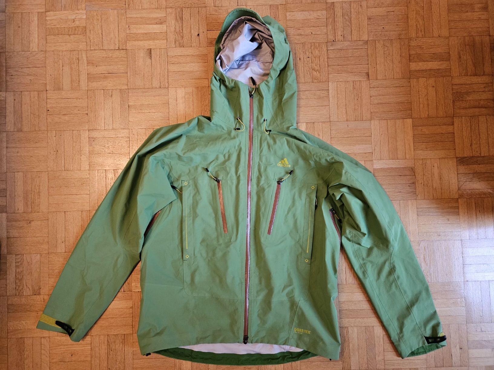 Adidas Vestes: Adidas Super Trekking GoreTex Pro Shell – D'occasion à Vevey par Photech