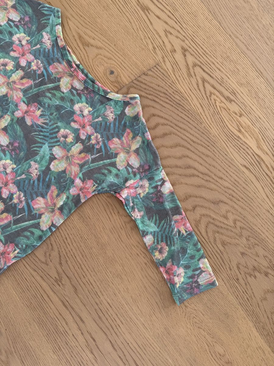 Top: Sommerpullover mit Blumenmuster, Grösse XS – Usato da Richterswil venduto da KAYLEIGH_77 1