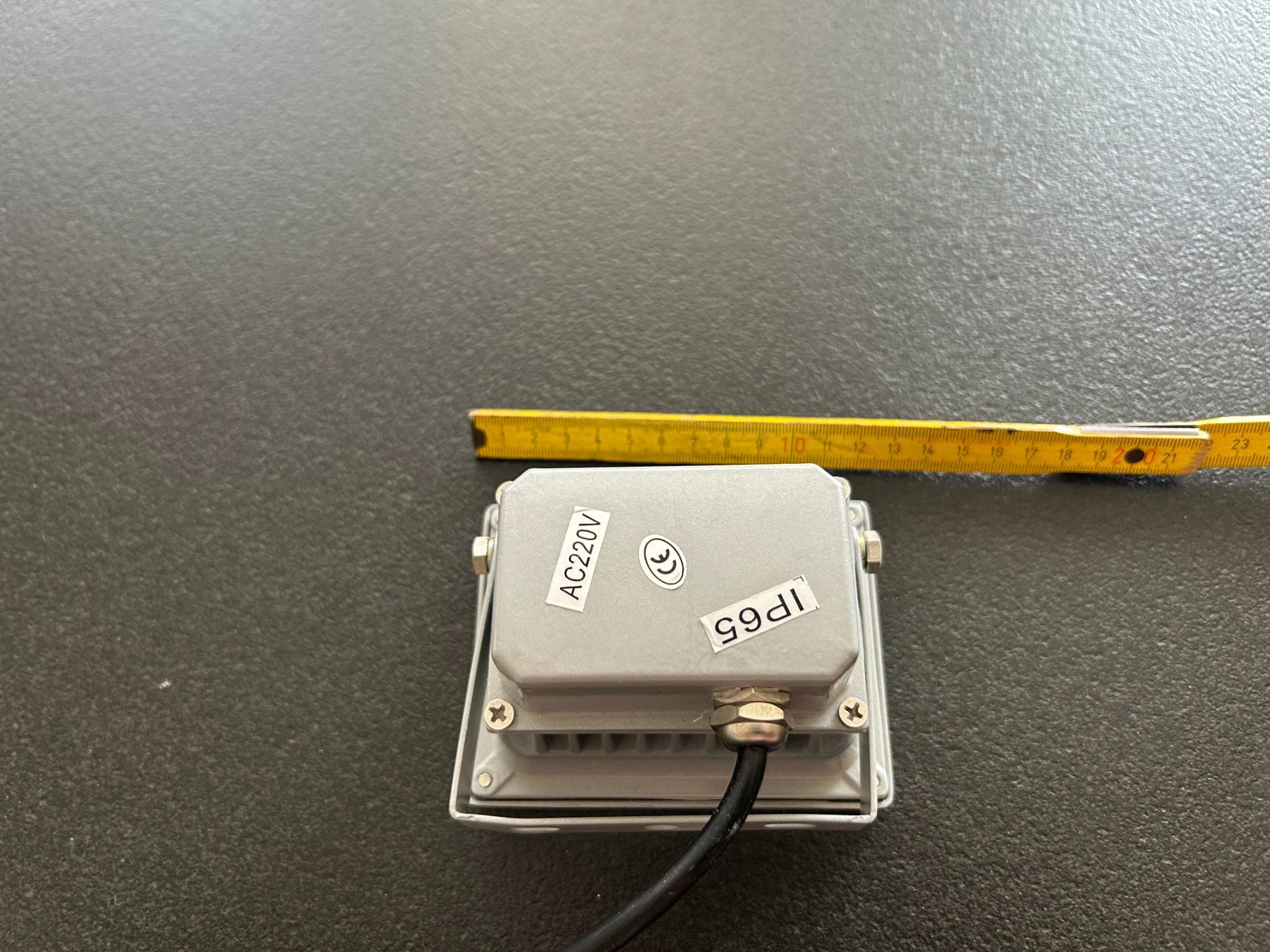 Fari: LED Strahler Aussen IP65 AC220V neuwertig – Usato da Root venduto da Mpcshop 1