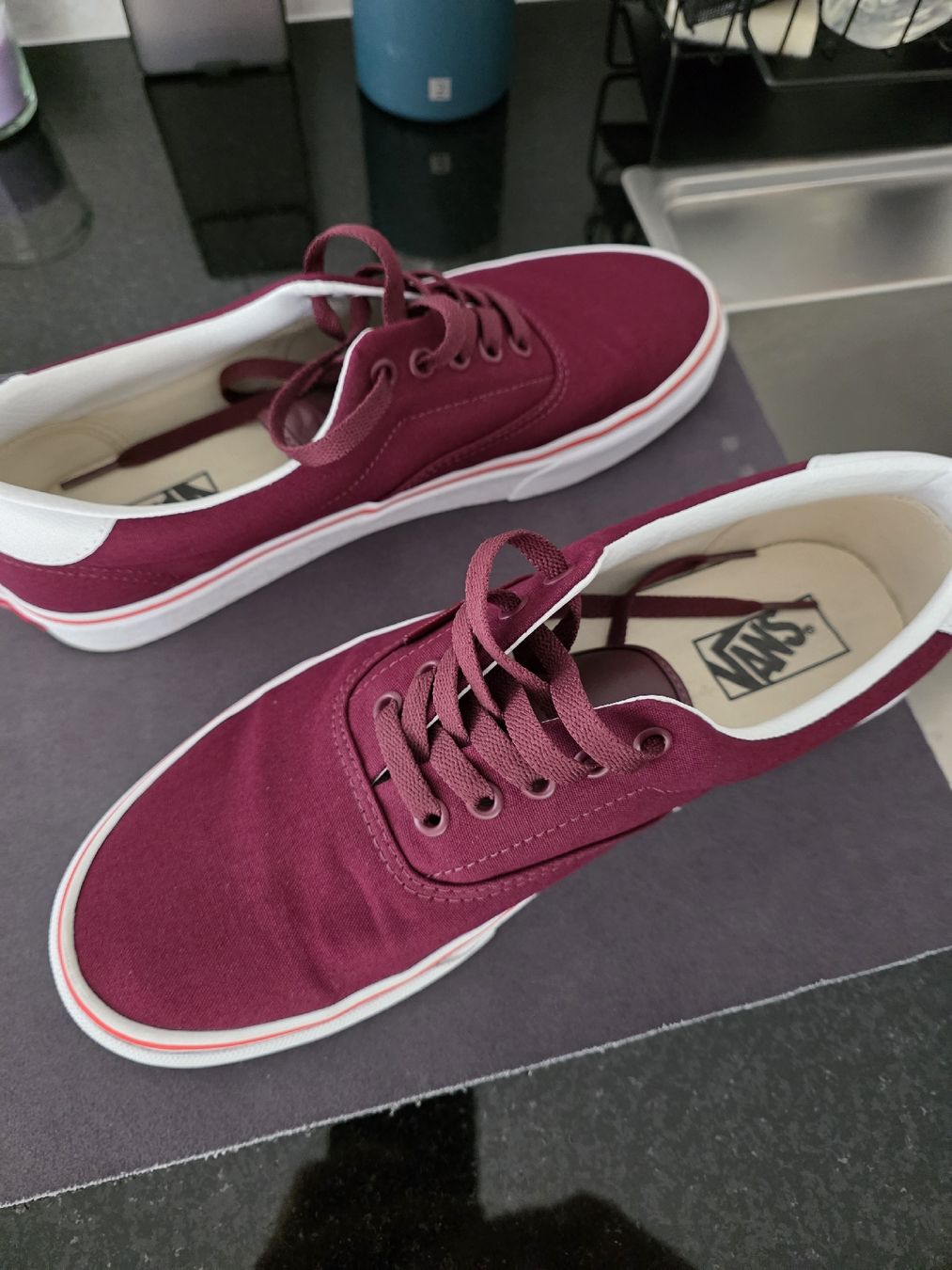Vans Chaussures hommes: Chaussure Vans Era – D'occasion à Cortaillod par ioi_7rq6 1
