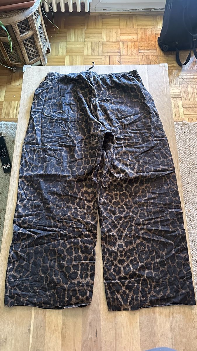 H&M Pantalons: Damen Leo Freizeithose Gr. L 100% Baumwolle – D'occasion à Winterthur par whatdreamz 1