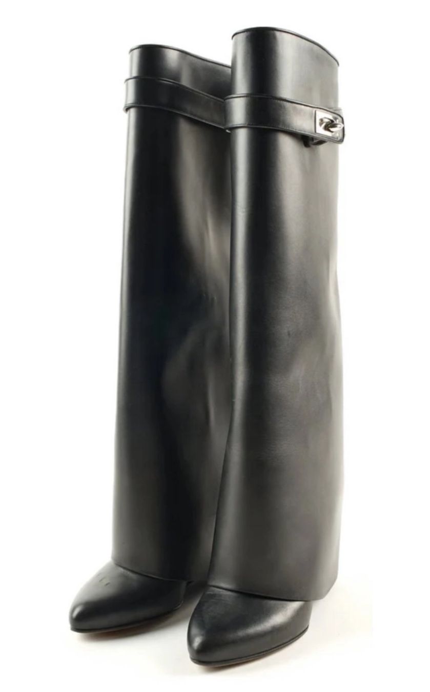 Givenchy Scarpe da donna: Givenchy shark boots (38) – Usato da Rüschlikon venduto da Tey_sl