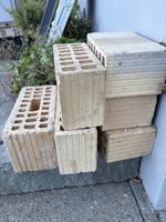 Backsteine gelocht hell beige gebraucht 5 Stueck vorhanden